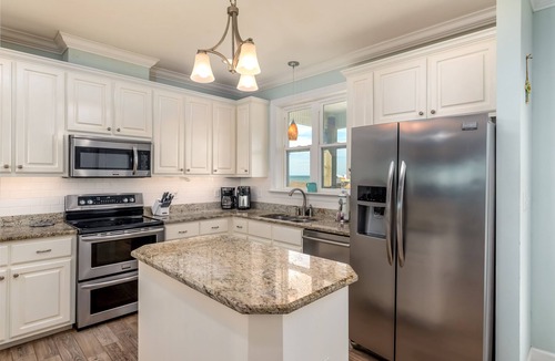 Dauphin Island House | Encantado | Beach Front. Pool. Sunset Views