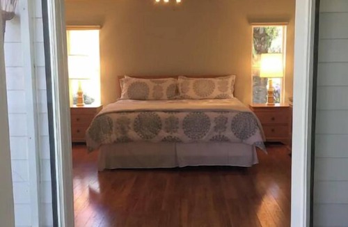 Green Cove Springs House | ENCHANTED OAKS ESTATE-Guest House-Private 5 Acre Riverfront Estate-WEDDINGS-DOCK