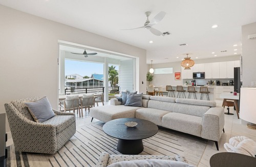 South Island House | Enjoy the Salty Flamingo gulf access pool home-four minute walk to the beach!