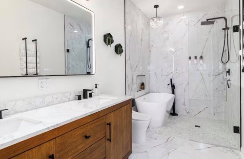Reddick Other | Enjoy total privacy on a fully fenced 25-acre luxury ranch retreat of 5100sqft