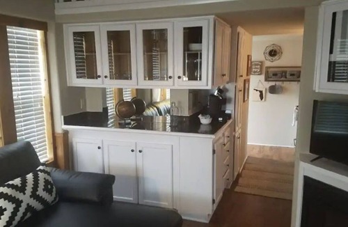 Kissimmee Cottage | Entire cottage for 5, close to Disney, Universal! - Bitty Belle