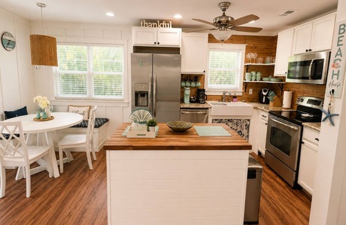 Truckland Cottage | Entire cottage in Fort Myers-Iona, minutes to Fort Myers Beach & Sanibel Island.
