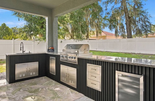 Ocala House | Entire House 5 Minutes to Silver Springs State Park in Ocala, Florida/Sleeps 12