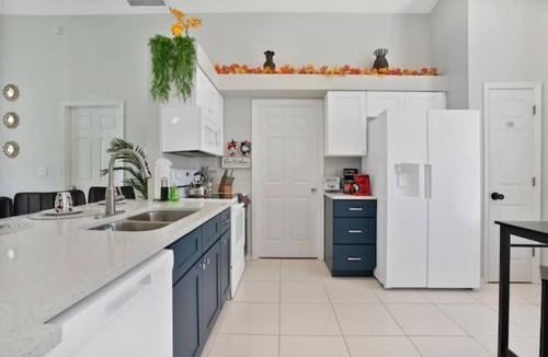 Lindfields House | Entire House with Private Pool in Four Corners
