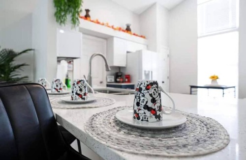 Lindfields House | Entire House with Private Pool in Four Corners