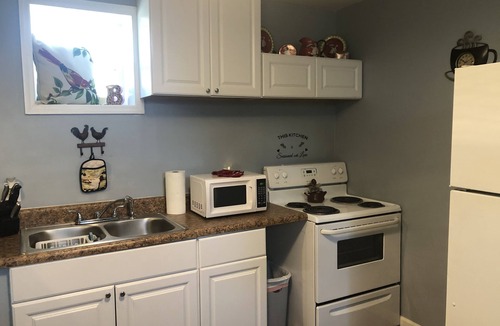 Albany Apartment | Entire Space: 2BR-2BA, Private Entry, Business & Family Ready