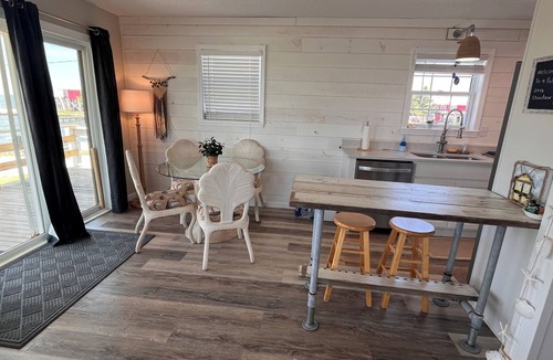 Fort Morgan Pines Cottage | Escape to 4 PALMS! Spacious & Serene 3 Bedroom Cottage with Fishing Pier