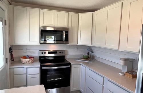 Fort Morgan Pines Cottage | Escape to 4 PALMS! Spacious & Serene 3 Bedroom Cottage with Fishing Pier