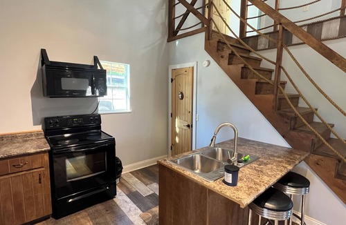 Shorterville House | Eufaula AL Lake Front 2 Houses With Dock Great View Sleeps 10 Comfortably