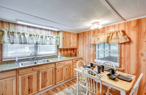 Eufaula Cottage | Eufaula Retreat: Community Pool & Screened Porch!