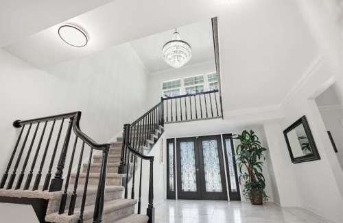 Dade City House | Events & Weddings Welcome! Lake View Pool Home