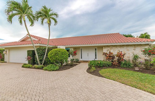 Bonita Springs House | Excl. pool villa-2500sqft- dreamlike location by the lake,5minutes to the beach
