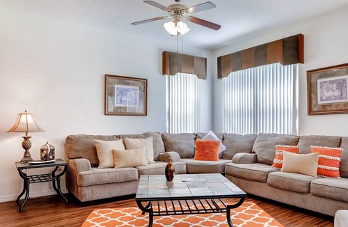 Windwood Bay Villa | Executive 4 Bedroom pool home