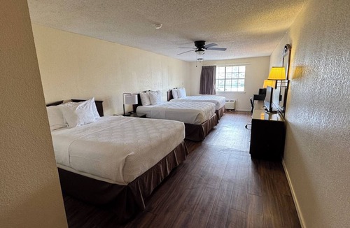 Marshall Hotel | Executive Inn & Suites