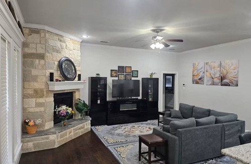 Abilene House | Executive Spacious 4-bedroom house in charming Abilene neighborhood.