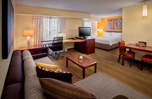 Homewood Apartment | Explore Birmingham's Best! Pet-Friendly, Free Breakfast!
