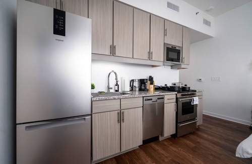 Avondale Apartment | Exquisite Studio l DT Birmingham w Private Balconyn