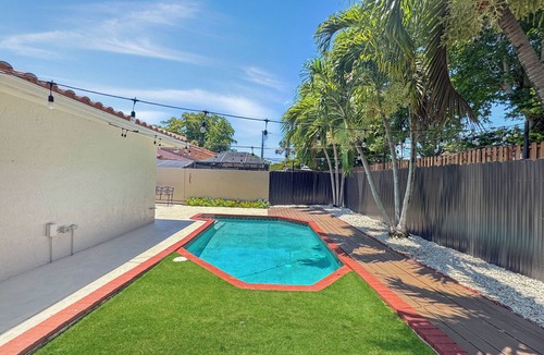 The Hammocks House | Fabulous 3-bedroom with in-ground pool located in the middle of EVERYTHING Miami
