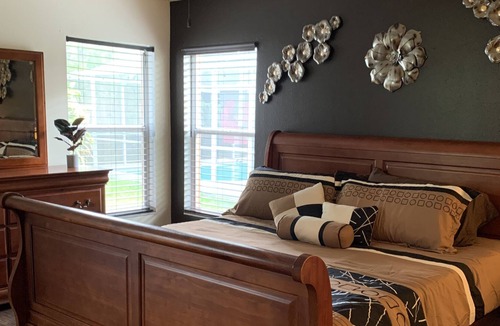 Brandon House | Fabulous 4 Bedroom 2 Bath Pool Home