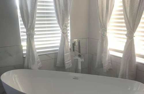 Orlando House | Fabulous Lake Front 5-bedroom house in Orlando 15 minutes from Disney & Airport