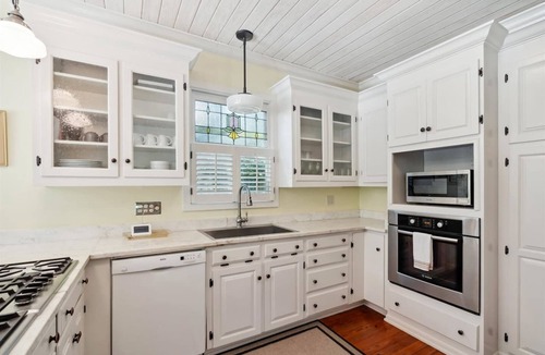 Montrose House | Fairhope's 1910 Tin Ceiling Treasure · 2 Kings · Live Oak Acre