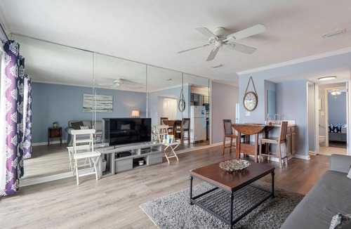 El Centro Beach Condo | Fall Dates Available! Quick Walk to Beach! Perfect for Families!