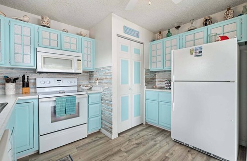 Marineland Acres House | Fall Deals + Snowbird Rates | Coastal Stay Near the Beach