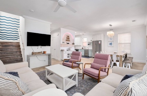 Clipper Cove House | Fall · pets · arcade · beach gear · Destin Commons