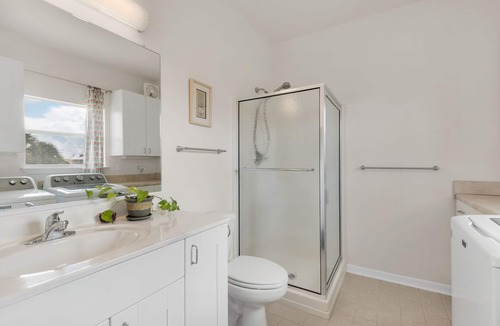 Toilla Segunda House | Family Beach neighborhood - 4br/3ba - sound access, awesome outside space!