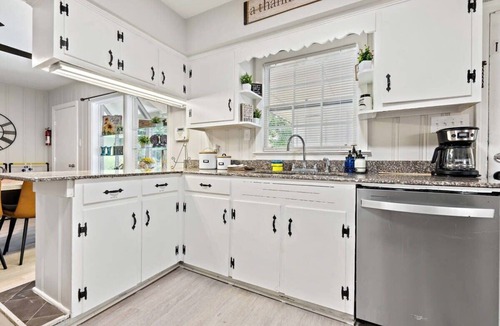 Mobile House | Family-Friendly 4BR House with Open Yard and Relaxing Patio
