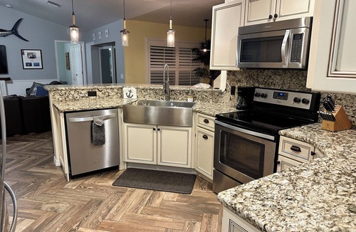Fort Myers House | Family-friendly, heated salt water pool, near beaches, and downtown Fort Myers.