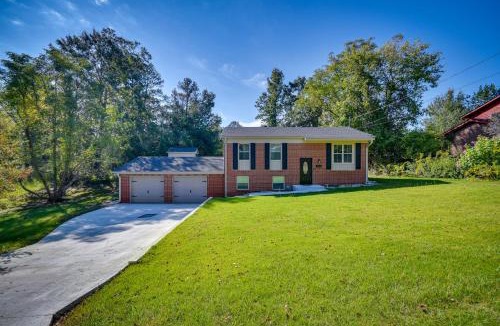 Tuskegee House | Family-Friendly Tuskegee Home 3 Mi to University!