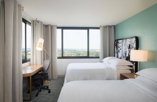 Seybold Hotel | Family & Friends Getaway! 3 Beautiful Units, Pool, Close to Downtown Miami!