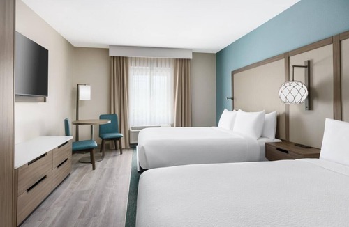 Marathon Hotel | Family & Friends Getaway! 2 Relaxing Units, Outdoor Pool, Free Breakfast!