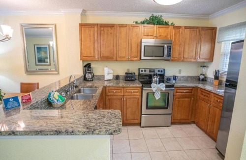 Florida Central Atlantic Coast Apartment | Family Group Getaway NEAR DISNEY! Three Comfy Suites, 4 Pools, Shuttle to Parks