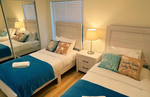 Homestead House | Family home w/hot tub Close to the keys, Everglades and Miami Metro Zoo