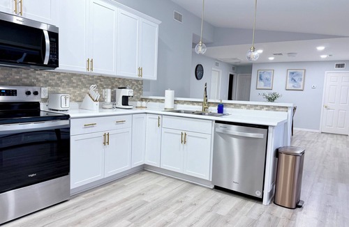 Jensen Beach House | Family Home with Heated Pool in a Quiet Area