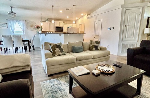 Milton House | Family house 3-2 with Hot Tub jacuzzi and patio, 20 minutes from Pensacola Beach