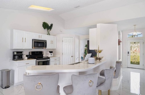 Port Saint John House | Family Launch View Stay—Modern & Bright.
