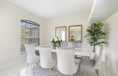 Cocoa Villa | Family Launch View Stay, Modern and Bright