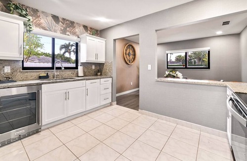 Tamiami House | Family Oasis Near MIA & Dolphin Mall/Pool, BBQ