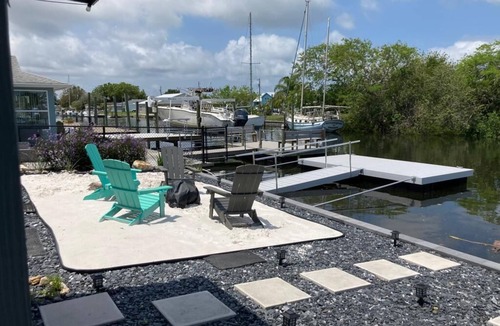 Hudson Beach Estates House | Family Retreat On the Canal!