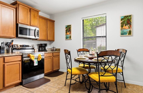 Thousand Oaks House | Family Retreat, Pool, Spa, Game Room, 15 Min to Disney
