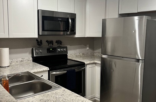 Ocala House | Family sized apartment in SW ocala near the Rainbow river and WEC