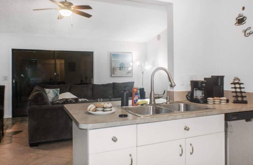 Spring Hill House | family Spacious Heated Pool Home 5 Min To Weeki Wachee