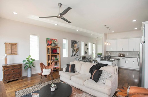 Cleveland Park House | Famous MEGA HOUSE ☆ Sleeps 20 ☆ 2 Private Patios ☆ 2M to Downtown!