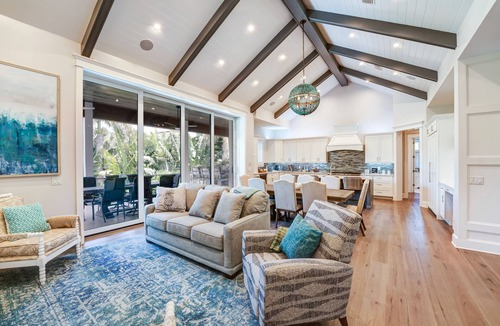 Longboat Key House | February 2027 NOW available! 3 minute walk to the beautiful white quartz sand.