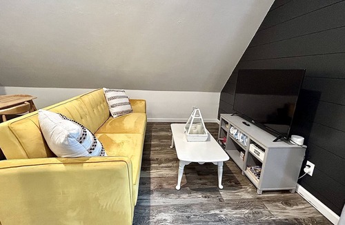 San Carlos Park Apartment | Fernweh Loft: private suite, beaches 25min, fast Wi-Fi
