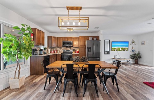 Pompano Isles House | FIFA WORLD CUP Miami, 3BR/2 Bath Entire House, Sleeps 8, Big Yard With Salt Pool