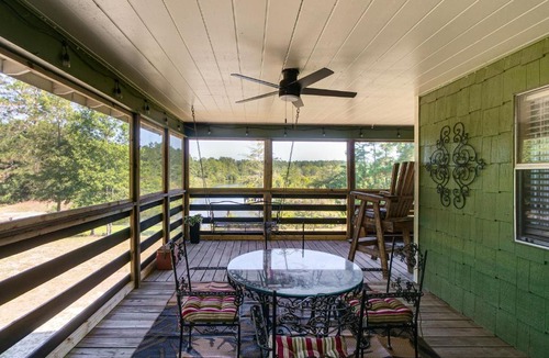 Brookfield House | Fishing Pond & Screened Deck 'Mourning Dove Lodge'